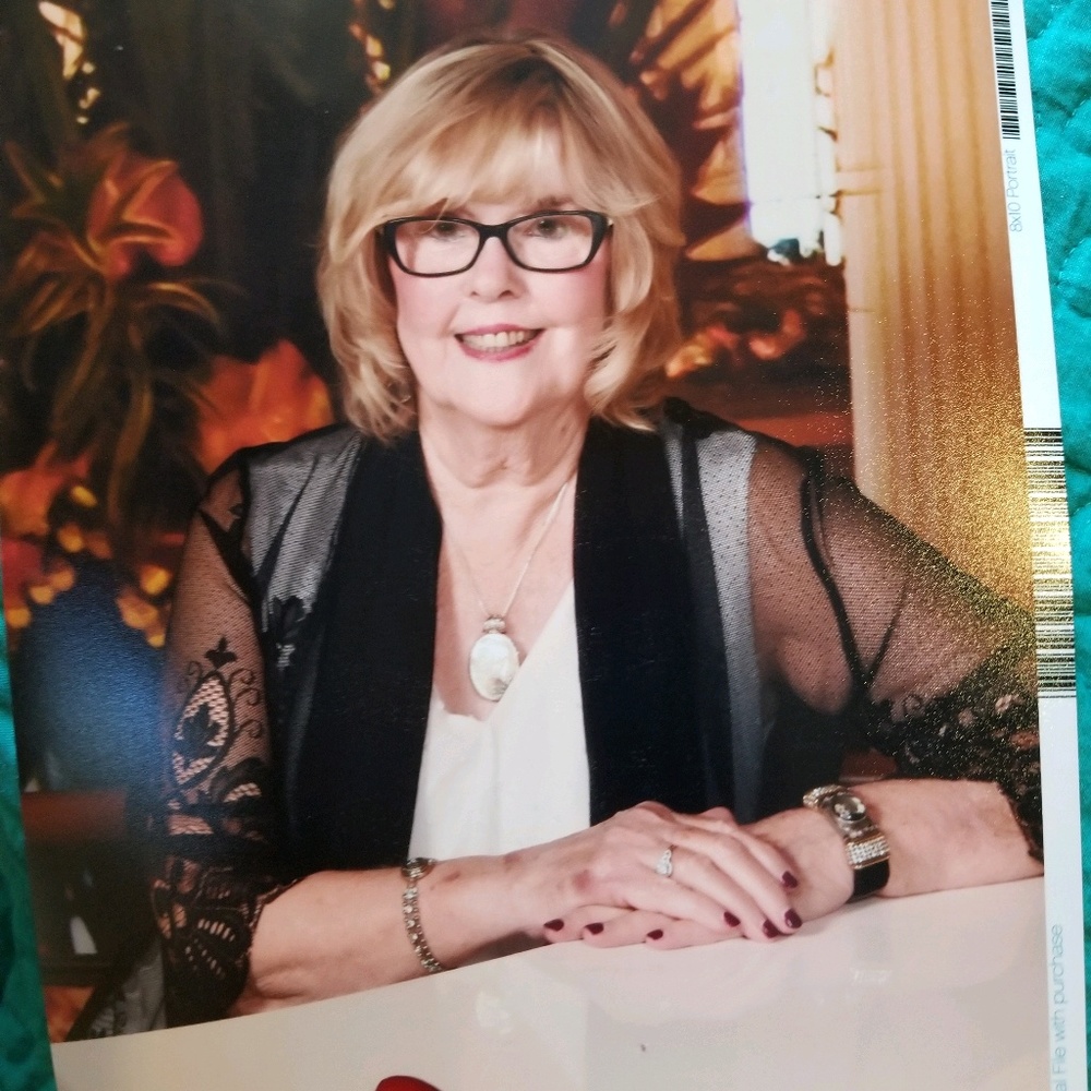 Meet your Posher, Gloria